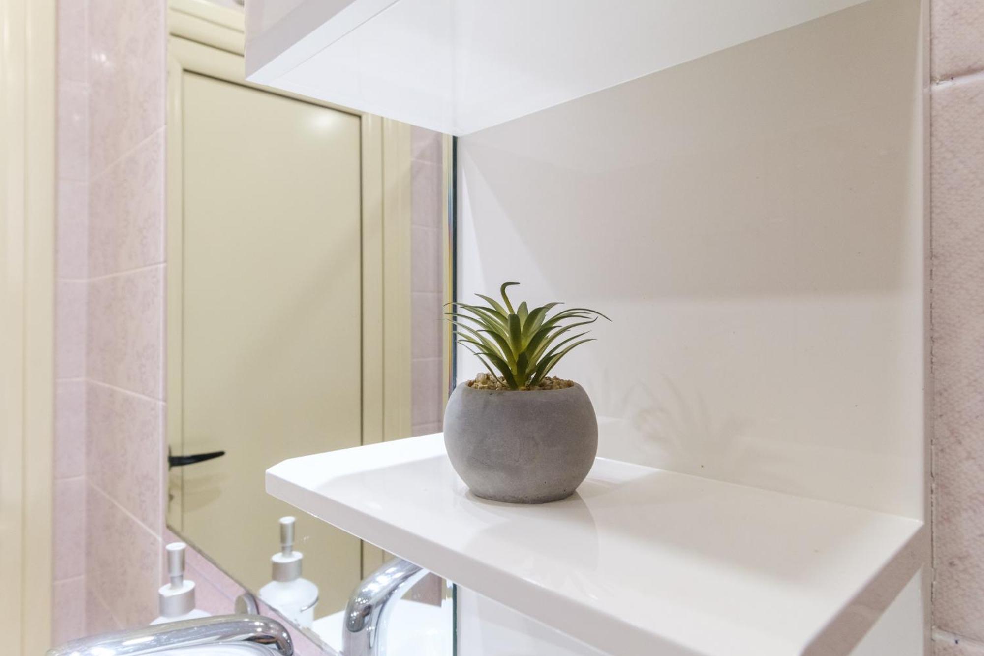Riverside 2-Bedroom Apartment Plovdiv Kültér fotó