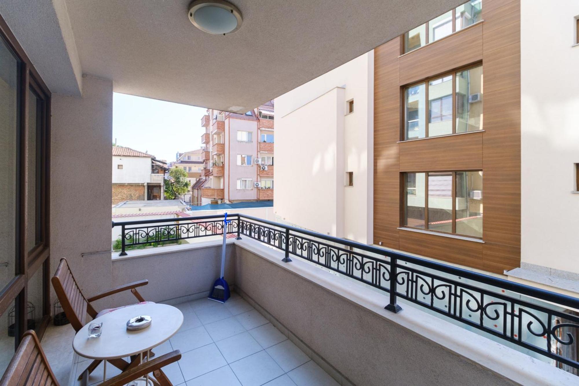 Riverside 2-Bedroom Apartment Plovdiv Kültér fotó